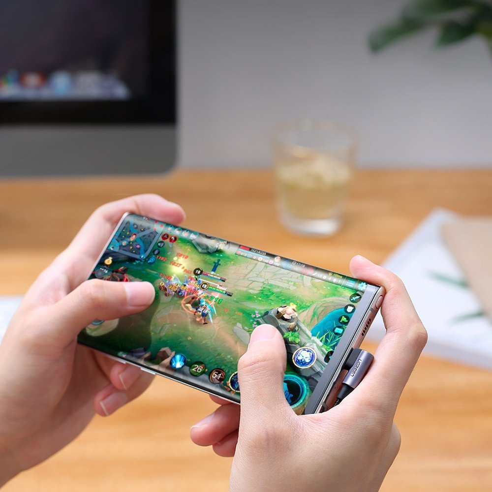 Cavo dati e ricarica USB-C - USB-C UGREEN US323 USB-C angolato, 60W, 1m, nero