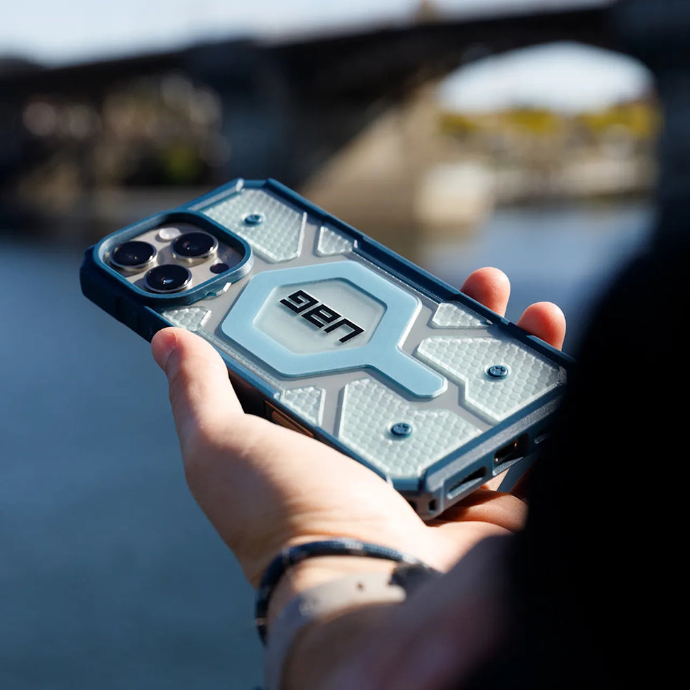 Coque MagSafe pour Apple iPhone 17 Pro, Urban Armor Gear, Pathfinder Clear avec Lanière, Bleue