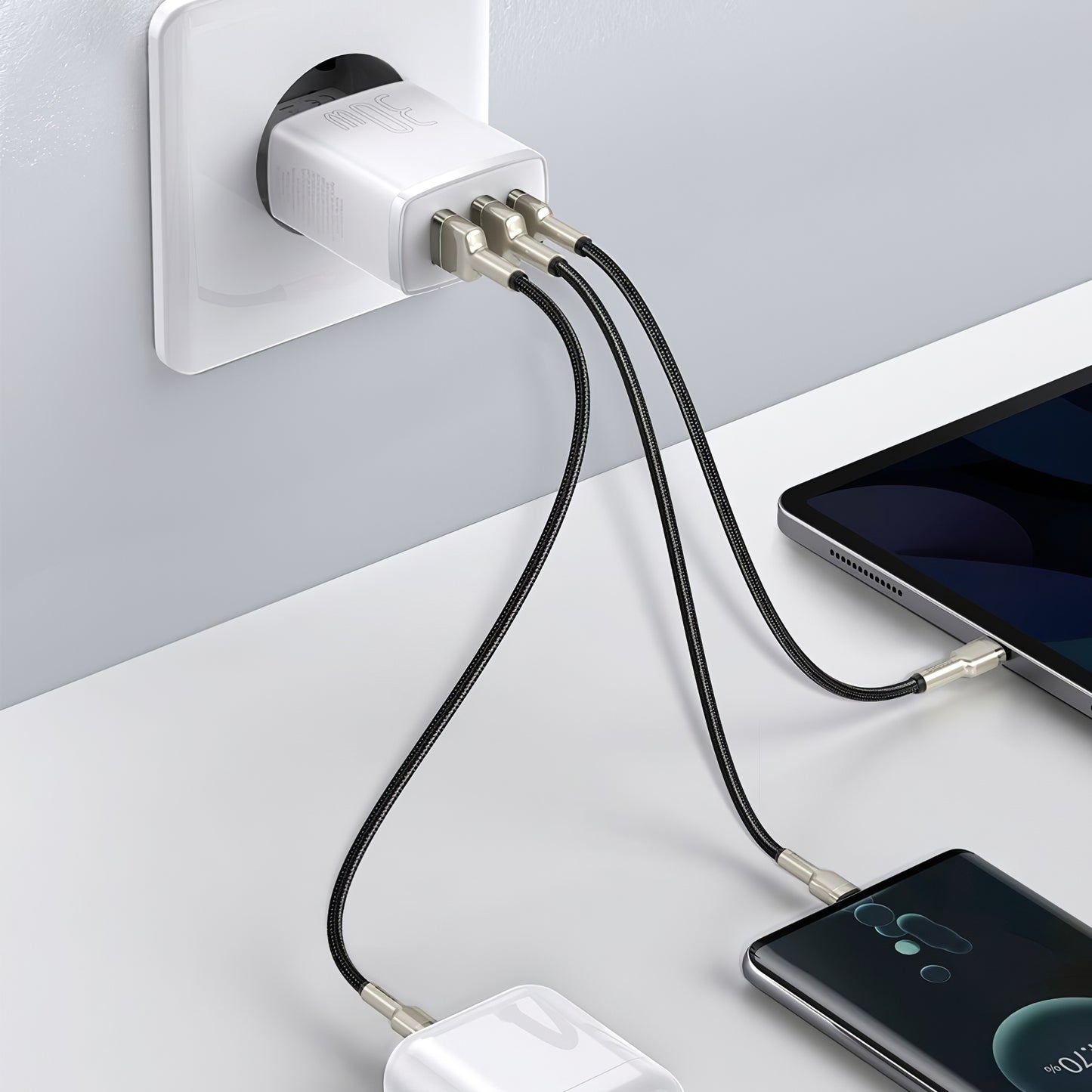 Caricatore di rete Baseus Compact, 30W, 1 x USB-C - 2 x USB-A, bianco CCXJ-E02