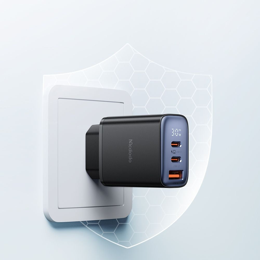 Chargeur Réseau McDodo CH-2180 Display, 30W, 3A, 1 x USB-A - 2 x USB-C, Noir