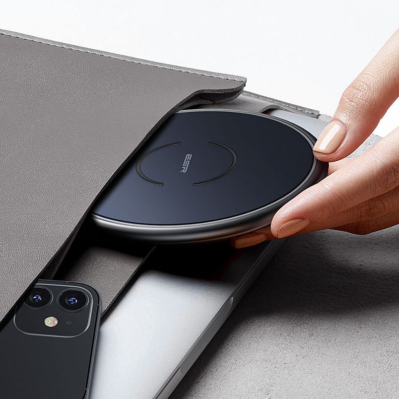 Drahtloses Netzladegerät ESR Halolock, 10W, 1.1A, Blau