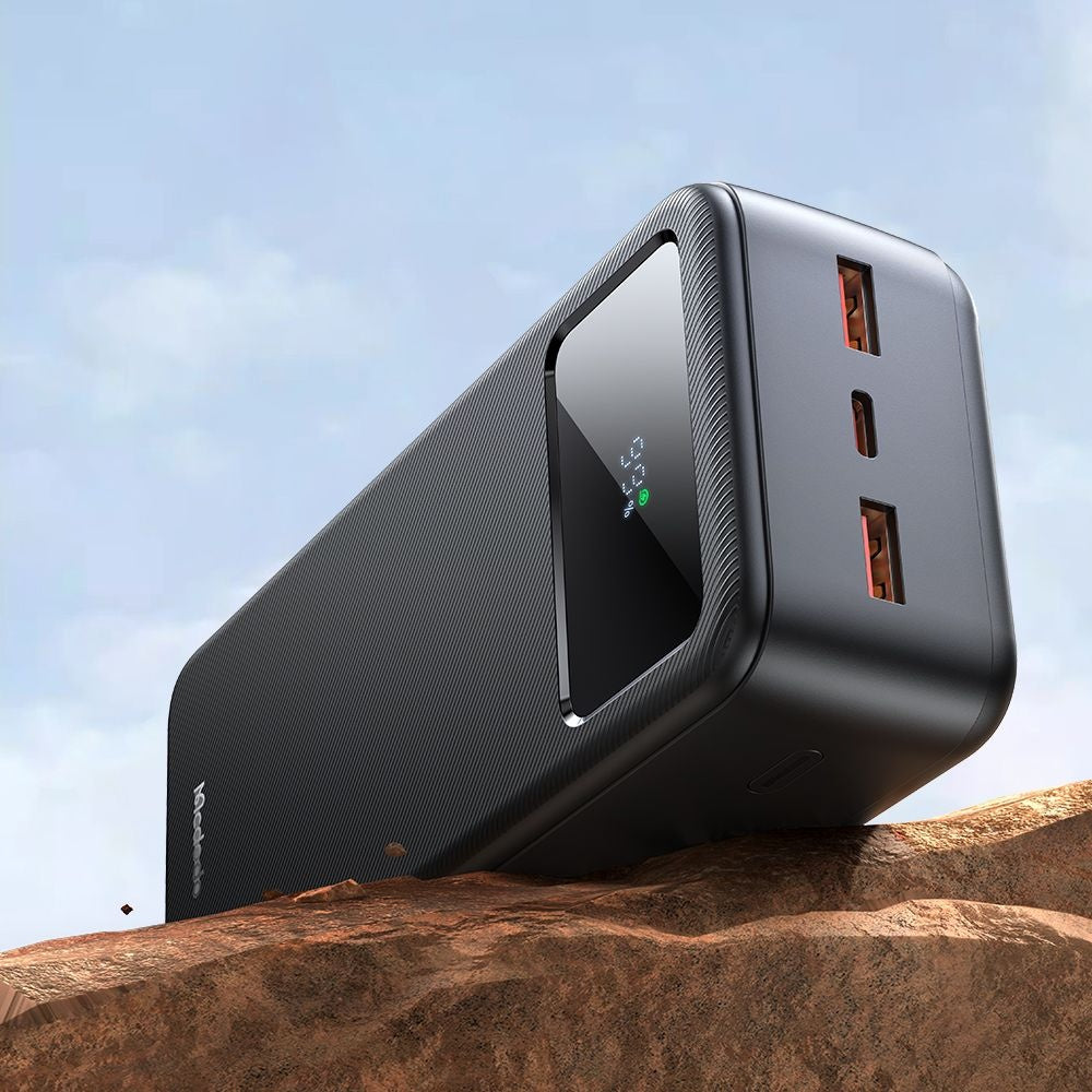 Batterie Externe McDodo MC-4240, 30000mAh, 22.5W, QC + PD, 2 x USB-A - 1 x USB-C, Noire