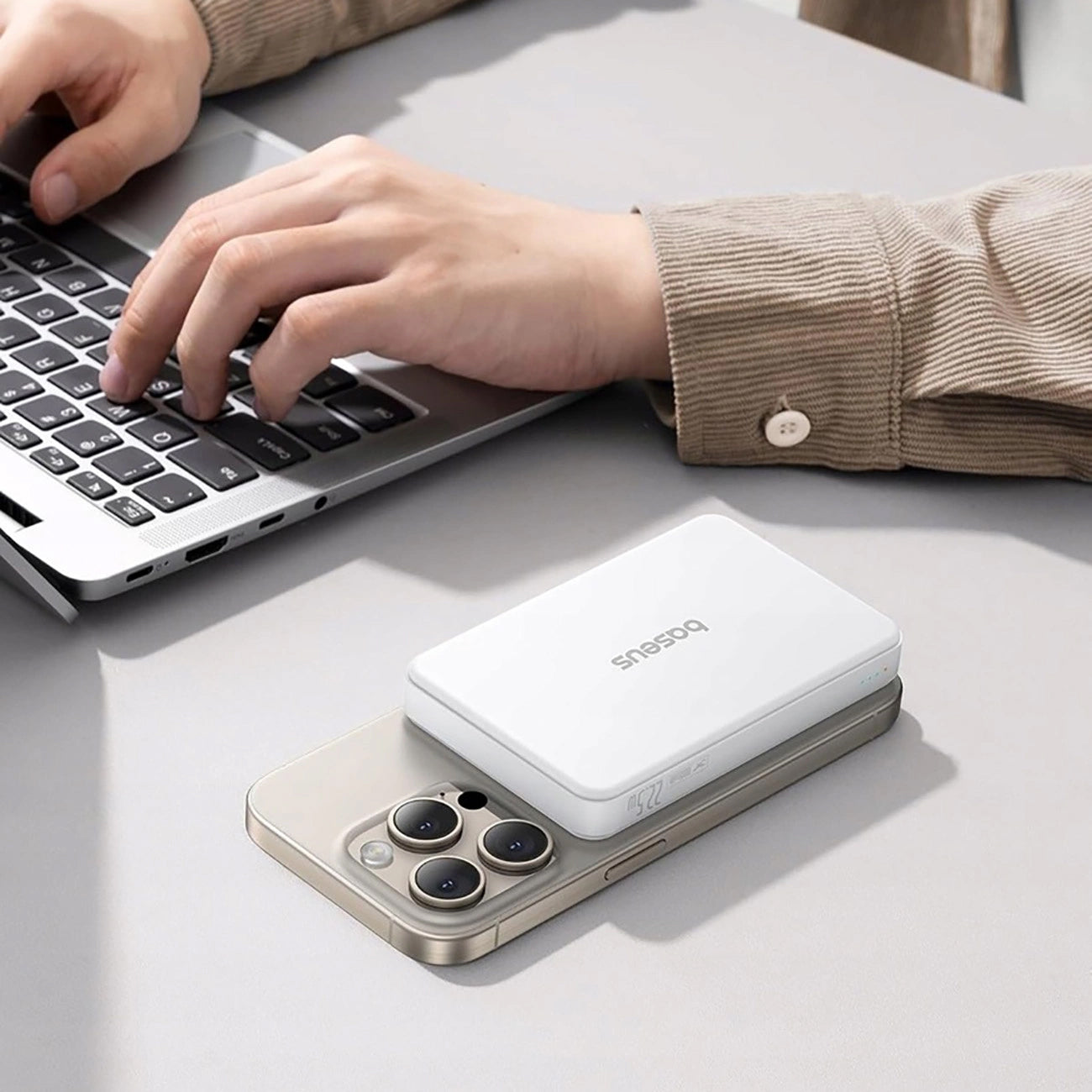 Externer Wireless-Akku Baseus Airpow2 Qi2, 10000mAh, 22.5W, QC + PD + FQI, 1 x QI - 1 x USB-A - 1 x USB-C, Weiß P10080000213-00