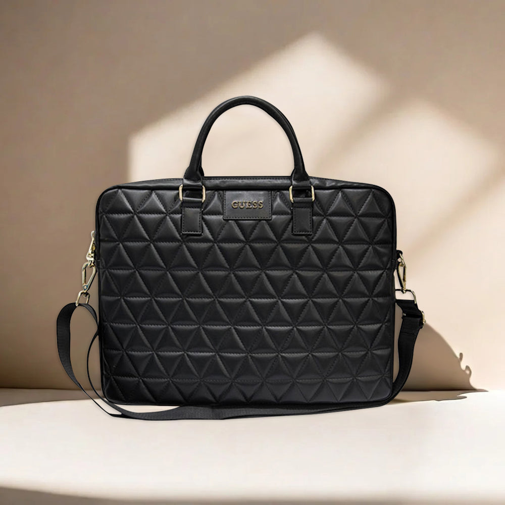 Guess Quilted Tasche für 15-Zoll-Laptop, Rosa