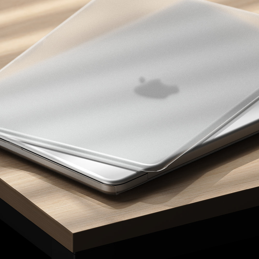 Coque Ringke Slim pour Apple MacBook Neo 13 pouces, transparente mate.