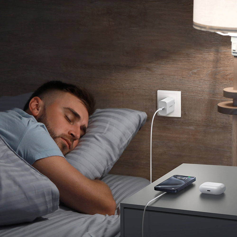 UGREEN W703 Wireless-Netzladegerät, 15W, 1.67A, Schwarz